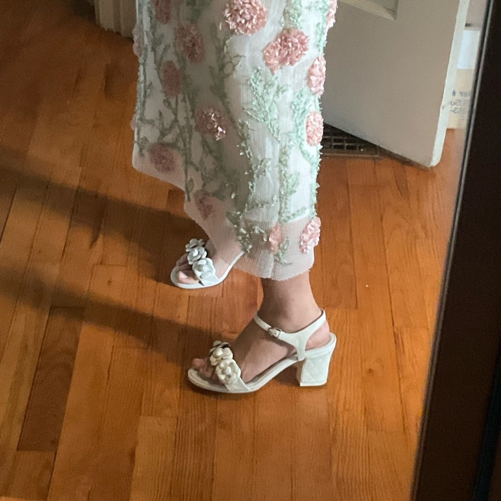 Chanel White Floral Women's Sandals - Picture 10 of 10